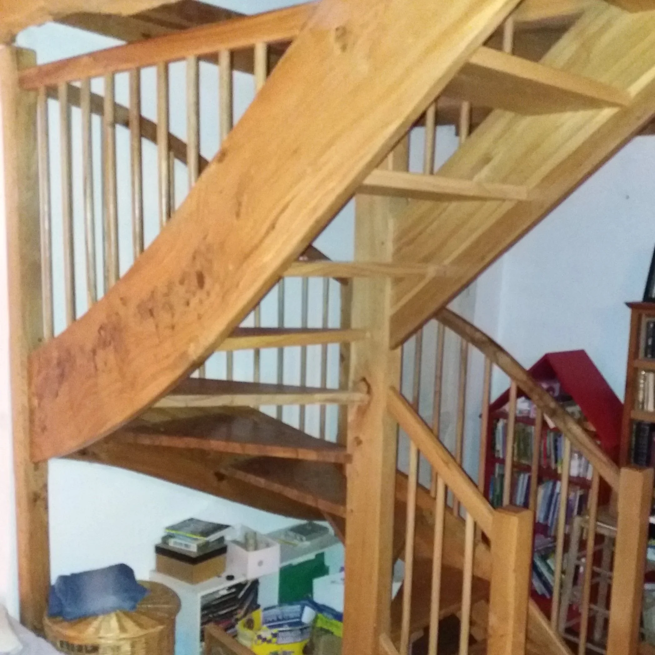 Escalier demi-tournant en orme