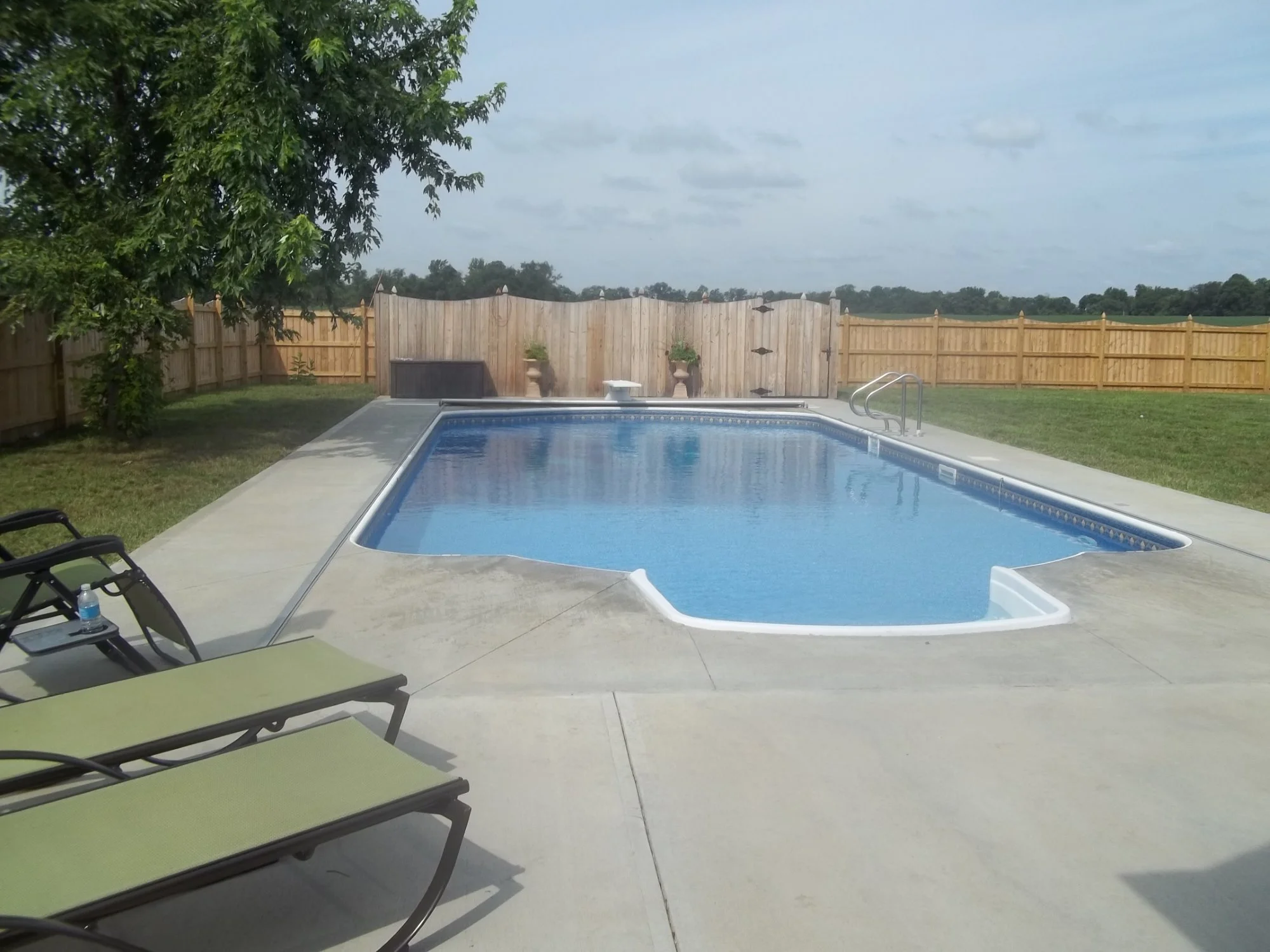 In-ground vinyl liner pool