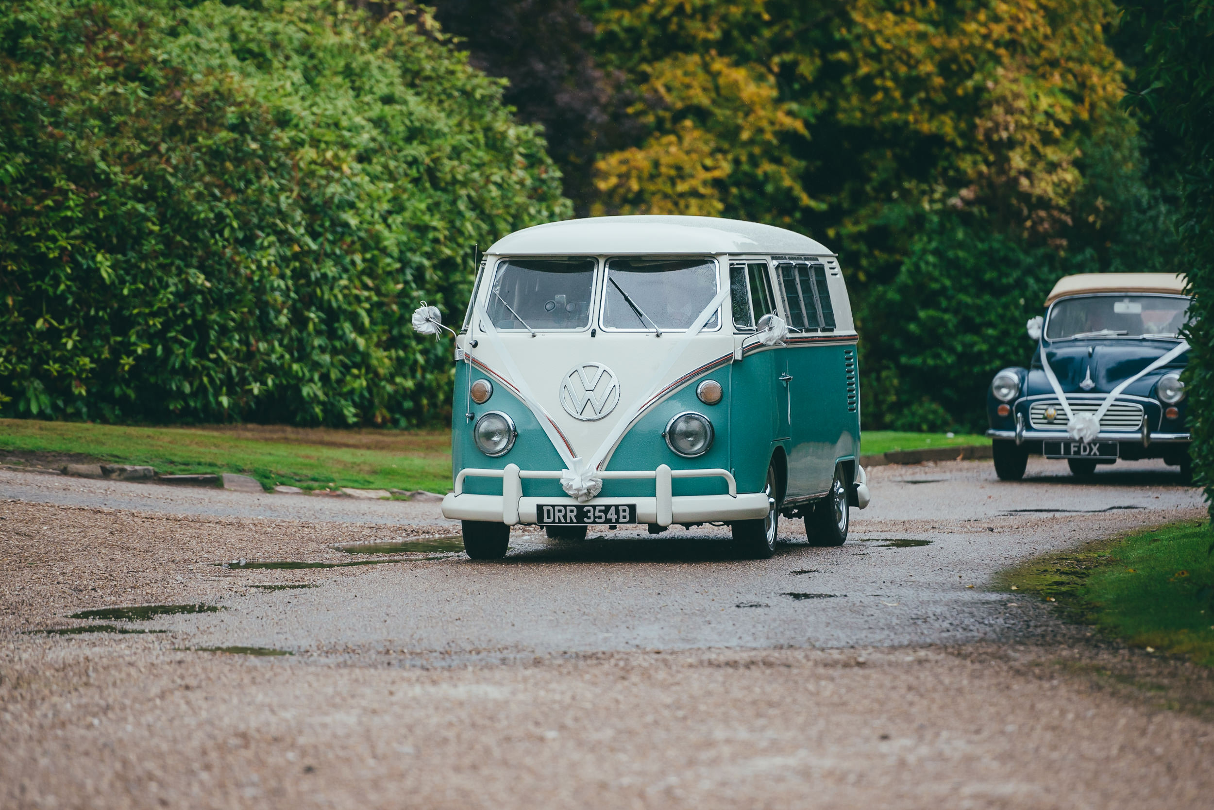 Bridesmaids arriving at Norwood Park