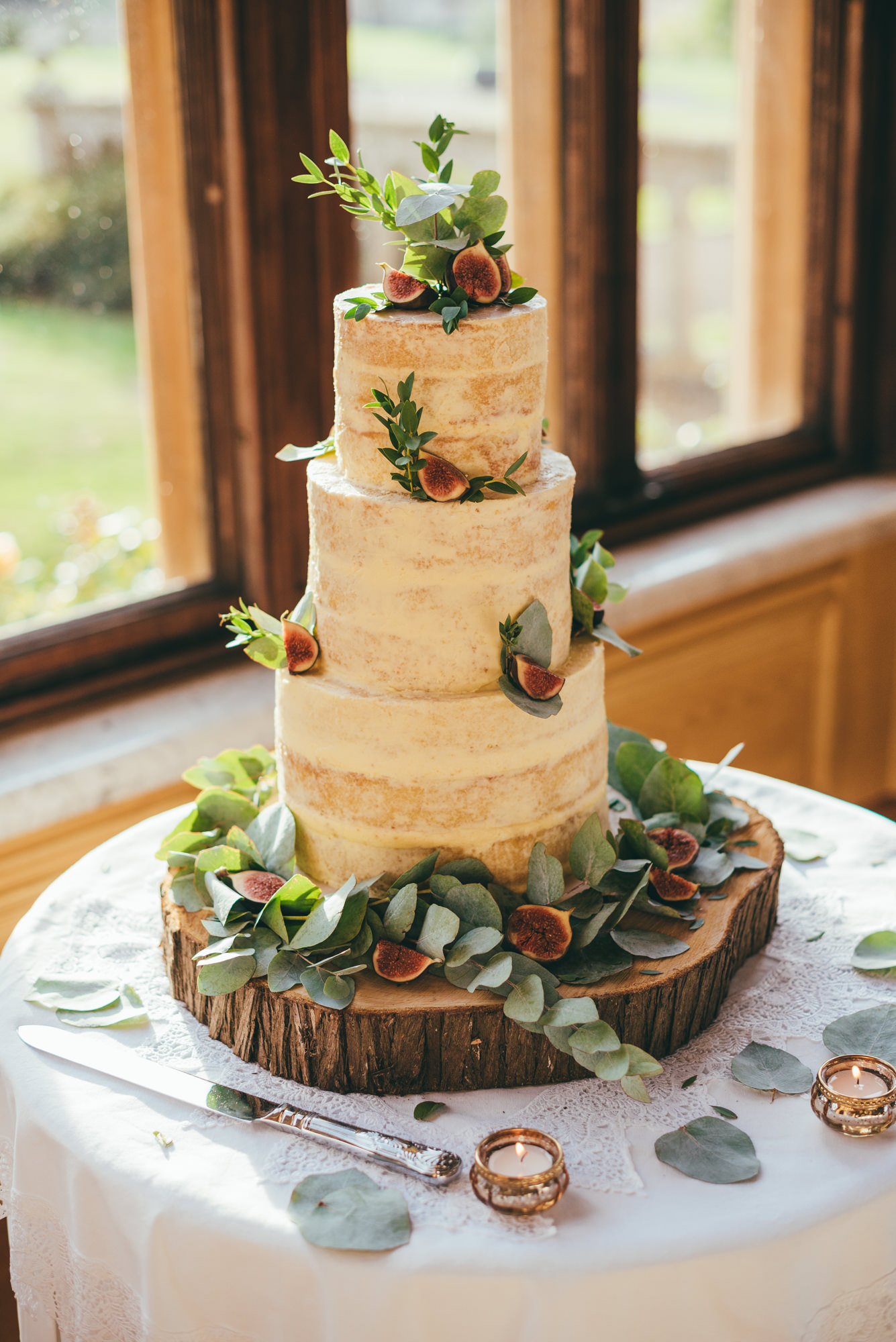 wedding cake at harlaxton manor