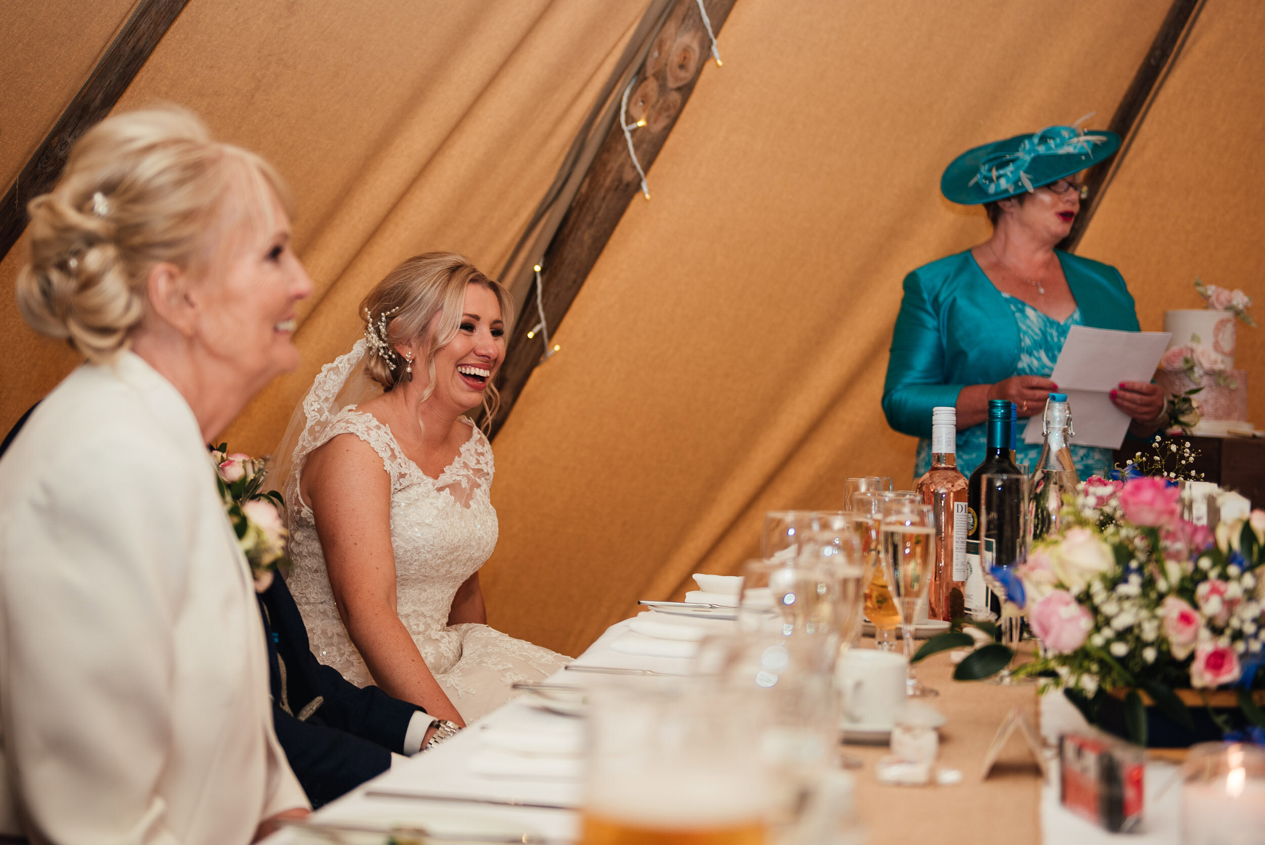 mother of the bride reads a speech