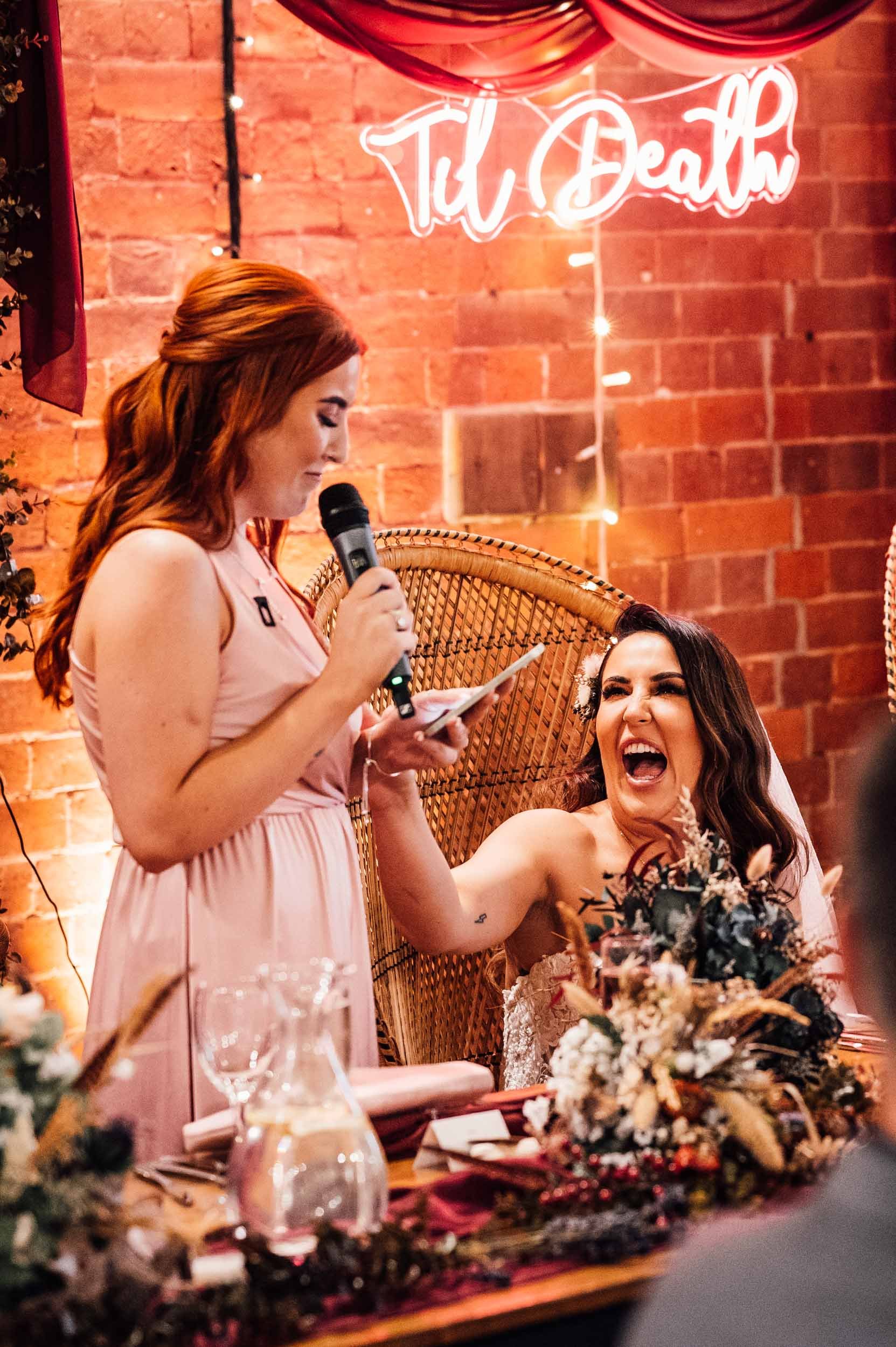 maid of honor makes a speech