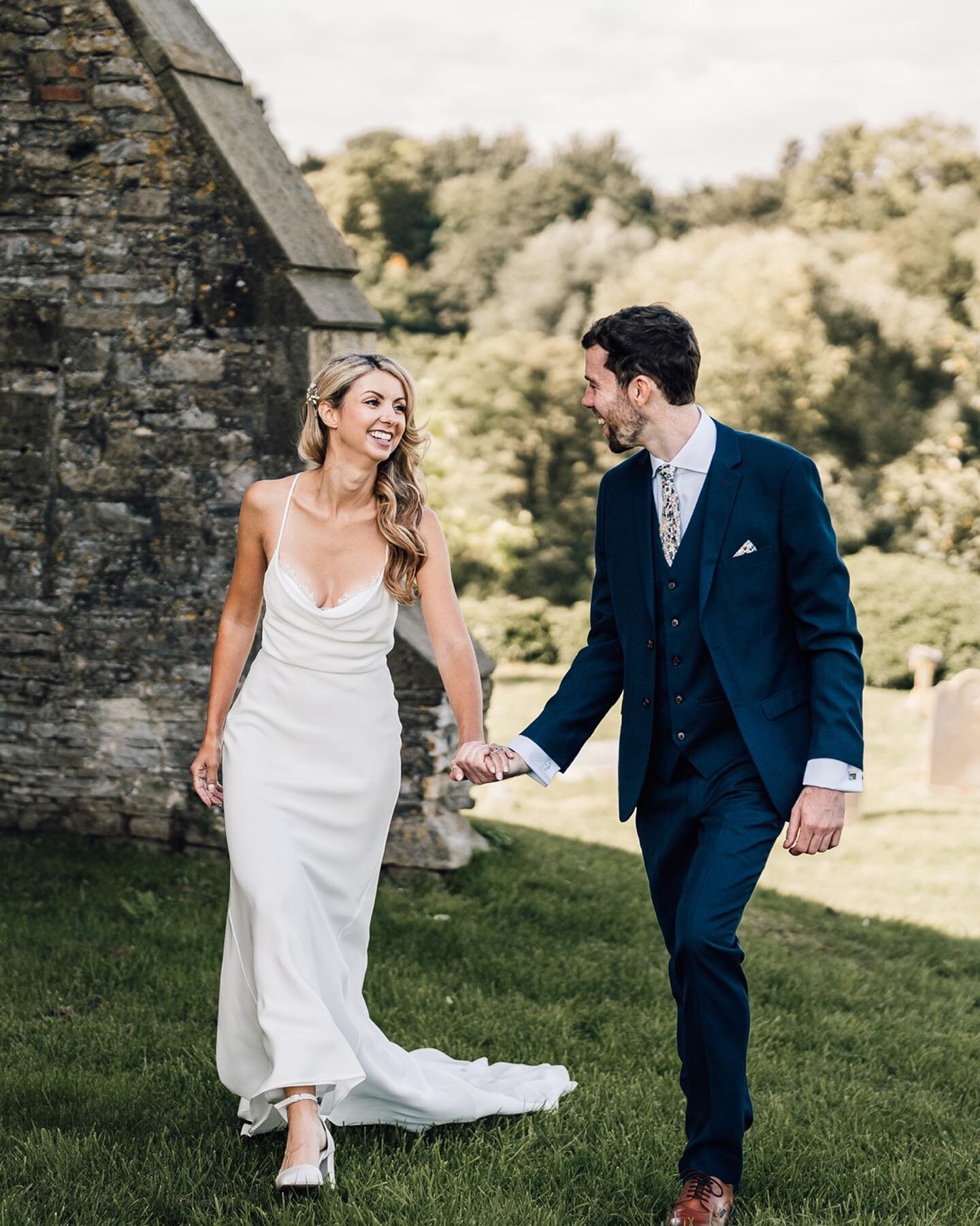 A few frames from Gemma &amp; James&rsquo;s summer marquee wedding.
@gemjennings91 @thatblackandwhitecatweddings @chelseyhollandbridalhair  @everyoccasionevents @citreuscatering @sandrasflower @grace_loves_lace 
.
#nottinghamwedding #nottinghamshirew