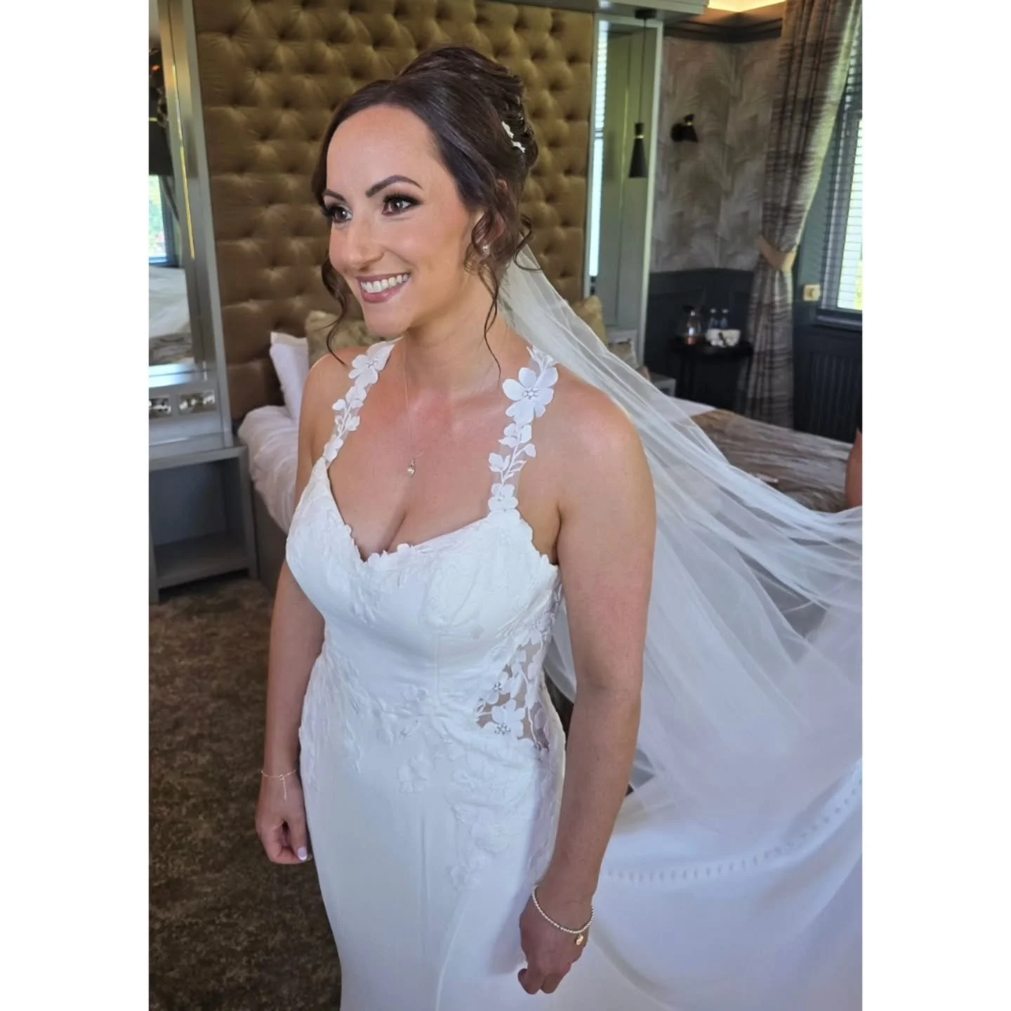 Hair and makeup for beautiful bride Heather 💕

Makeup: @colettemurphymakeup 👑 dream team 💕