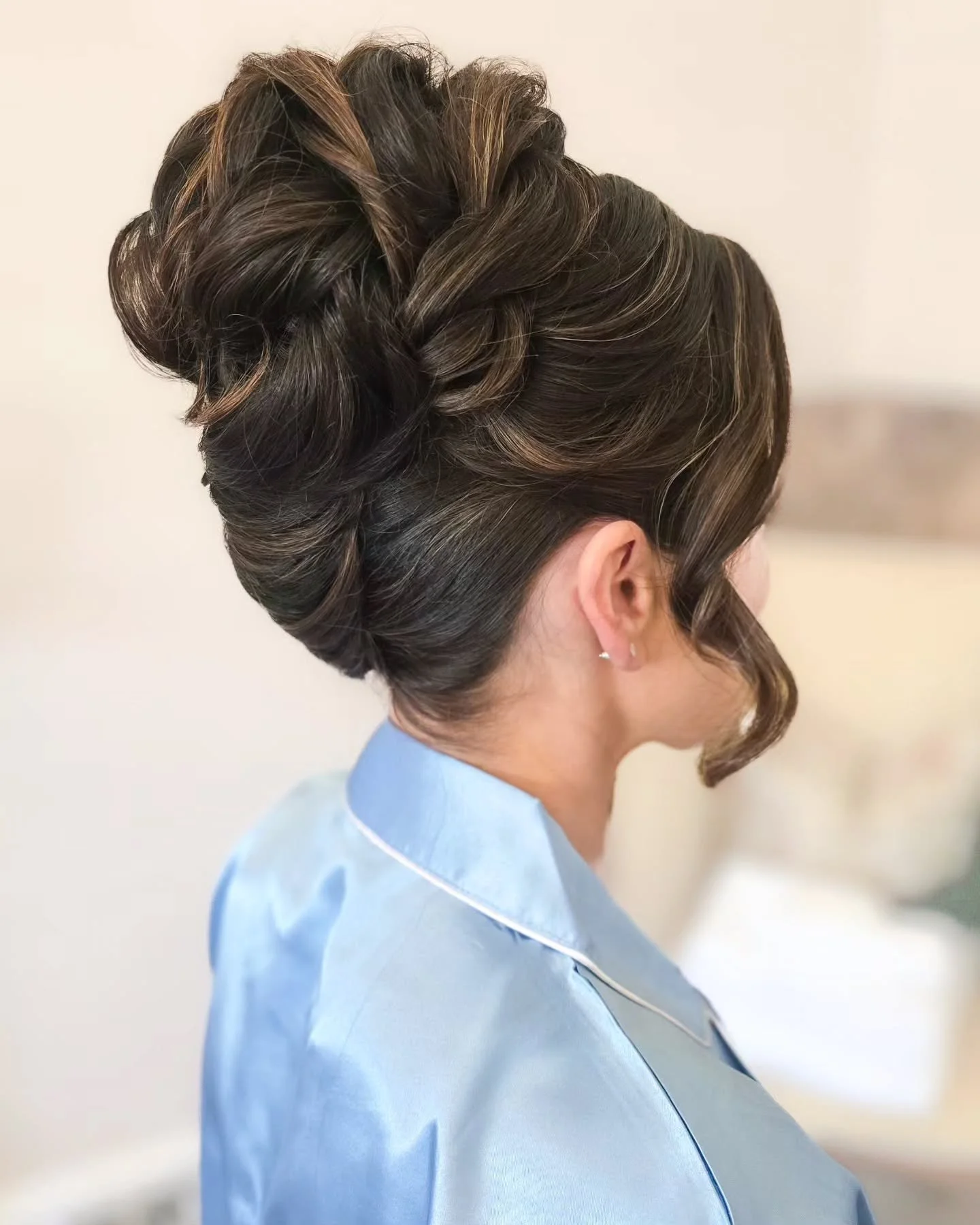 Soft bridesmaid updo 🤍

#bridalhair #bridesmaidhair #weddinghair #scottishhairstylist #softbridalhair