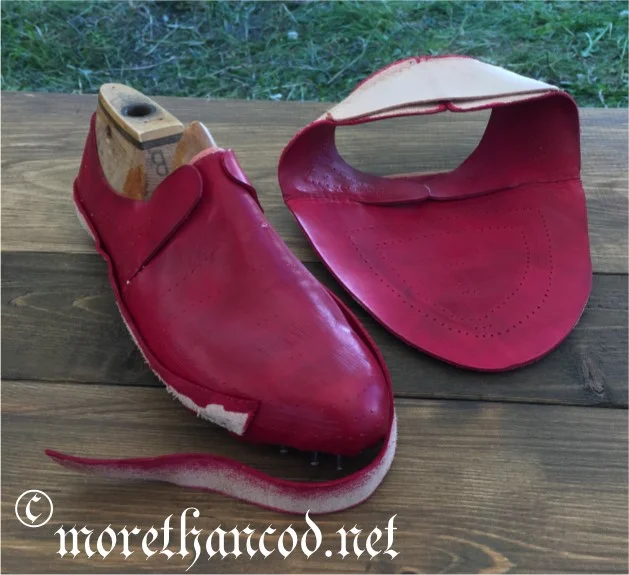 Da red shoes