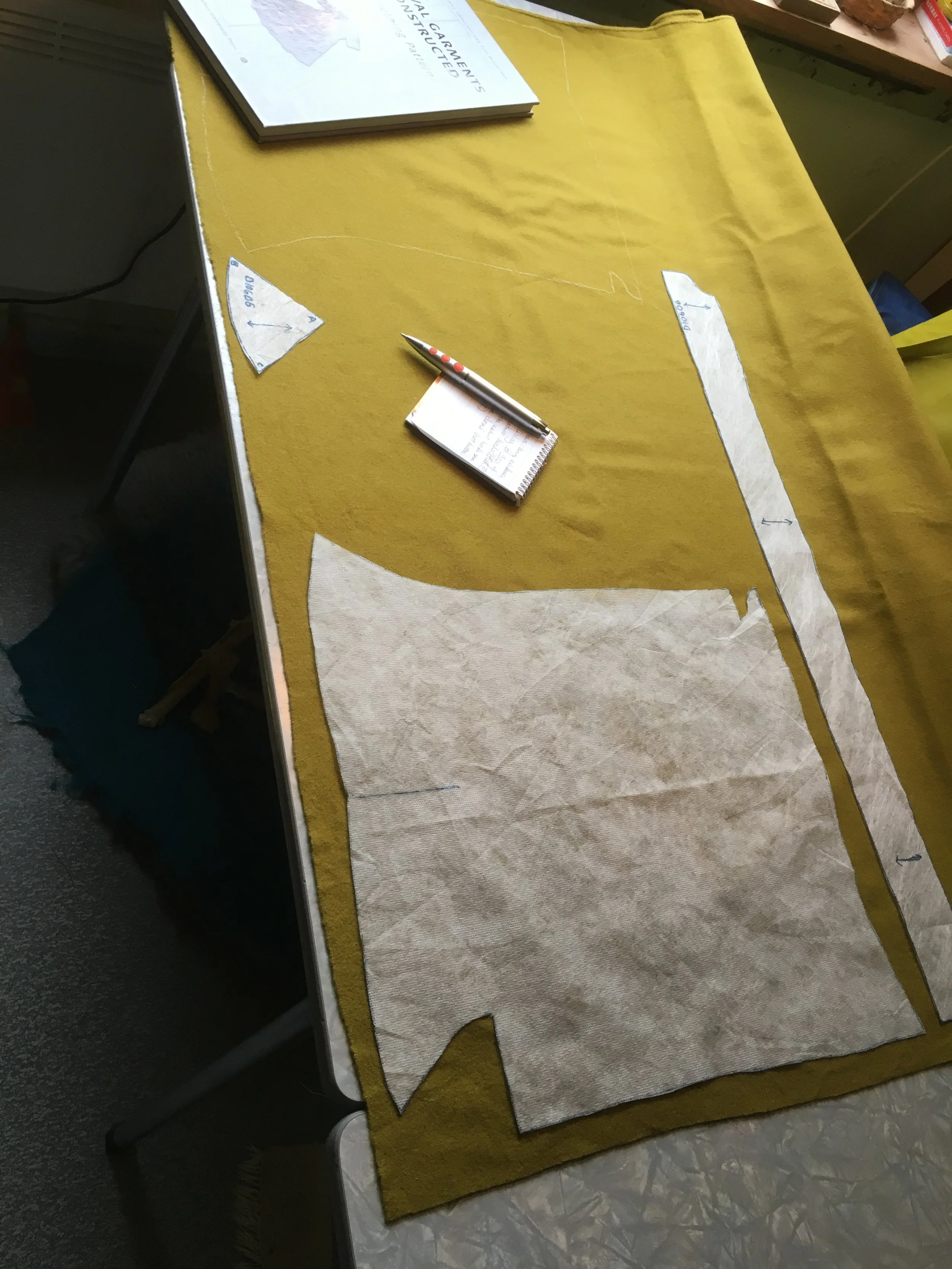 Puzzling over D10606