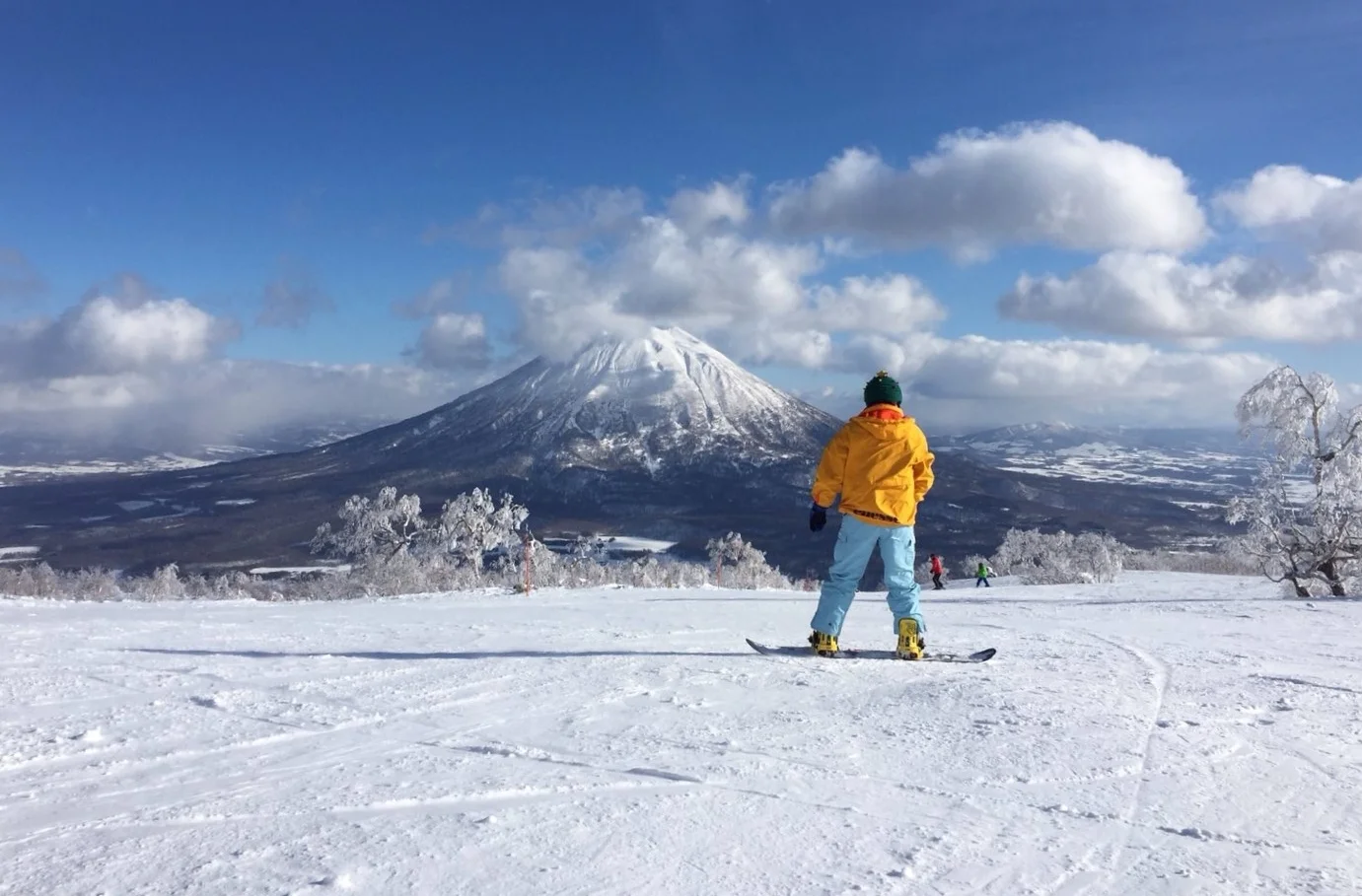 One of those days the heavens smile.&nbsp;Enjoying the view of Mount Yotei, at Niseko, Hokkaido. Photo by Abbey Cameron, my boarding 仲間, companion, and the one I'm always chasing down.
