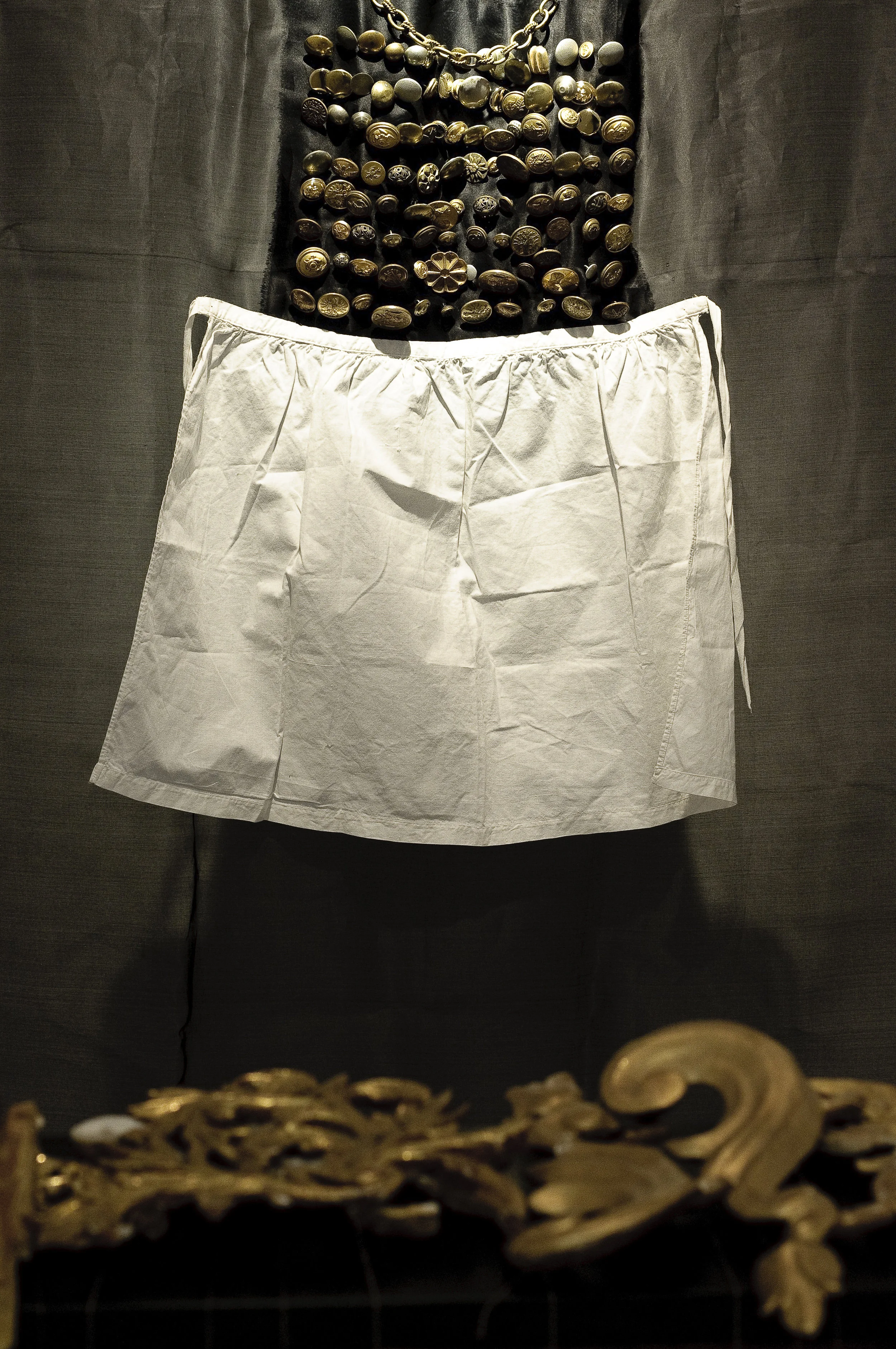SCHÖN SCHWARZ, ES Gallery Meran (I) 2010 Part of Installation, textile application with metalbuttons