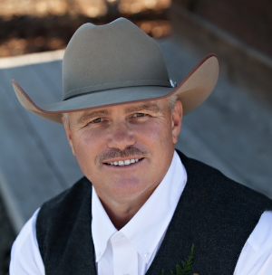 Jeff Larkin Principal Broker My experience includes land use planning, conditional use permits, construction, and design. I have experience in income and investment properties, rural and ranch properties, commercial and private use horse properties, recreational and hunting properties, custom homes, RV and mobile home parks, mini farms, nursery properties, and last but not least, lake and water front properties.