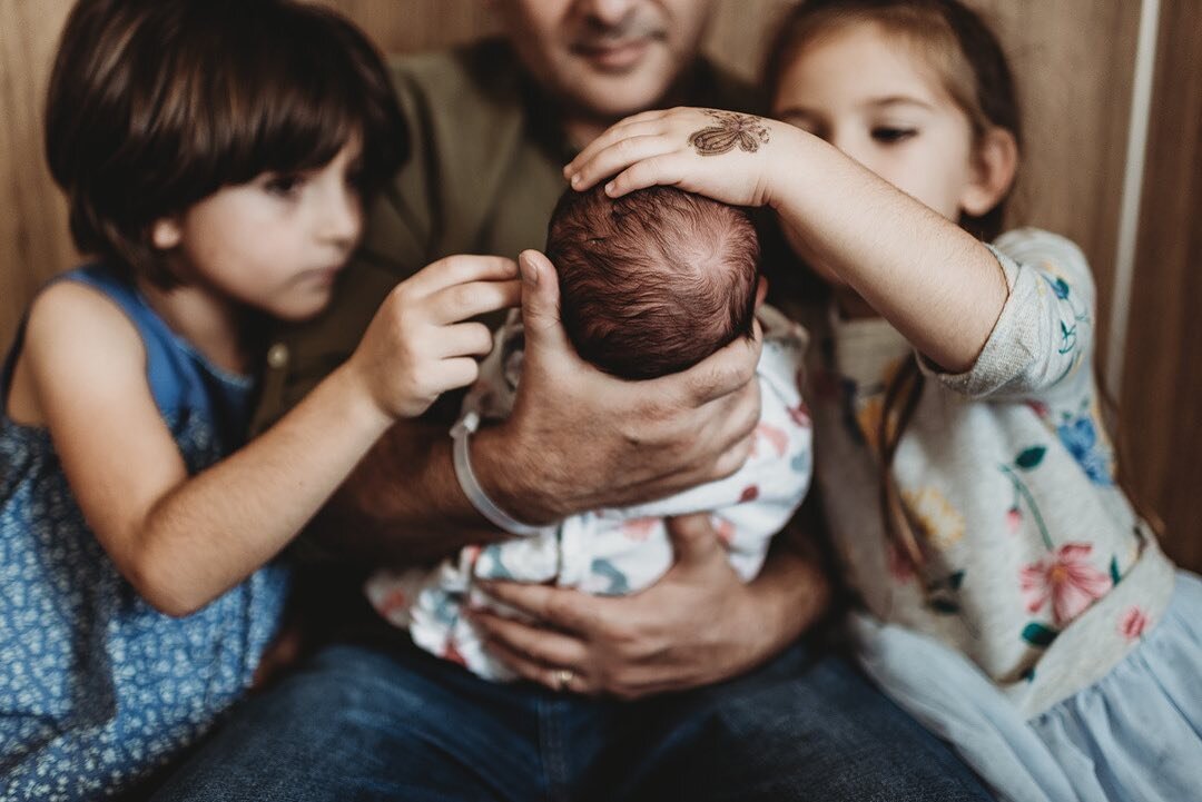 Remembering when going to the hospital to photograph the first day of life was a thing 😭
.
.
.
.
.
.
.
.
.
.⠀⠀⠀⠀⠀⠀⠀⠀⠀
#kelseysmithphotography #sandiegophotographer #sandiegofamilyphotographer #sandiegolifestylephotographer #sandiegonewbornphotograph