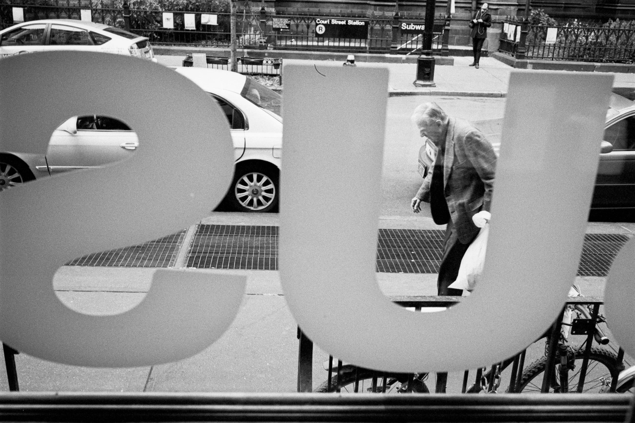 New_York_City_Leica_m6_Street_35mm_Scan.jpg