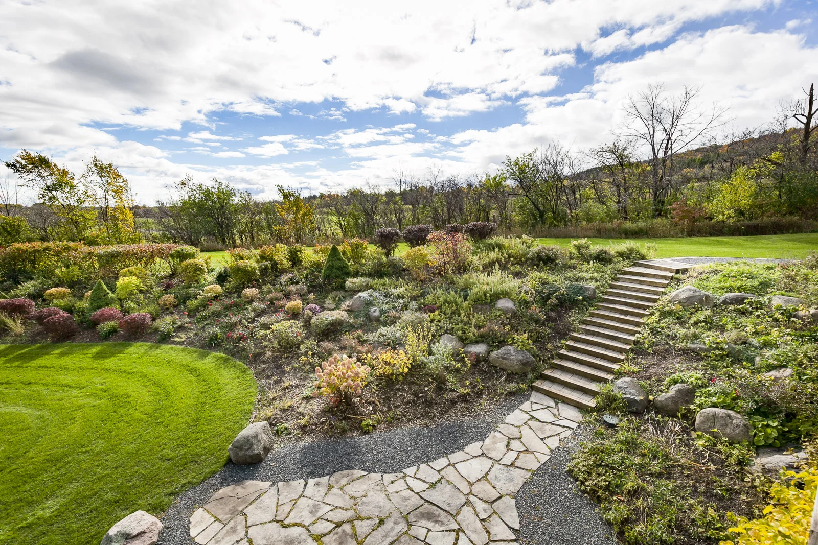 30-Oslerview-Drive_Exteriors_Web-10.jpg
