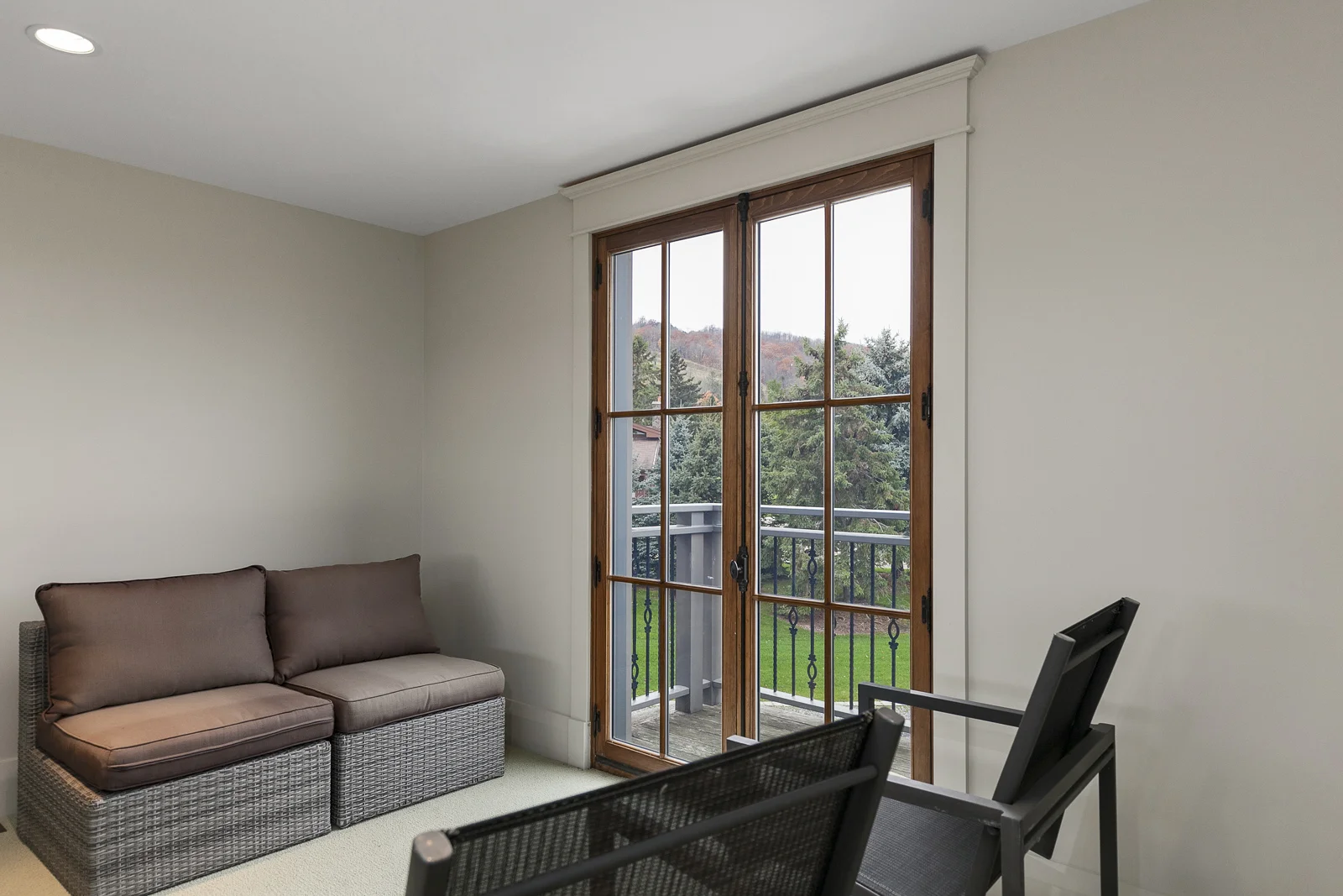 30-Oslerview-Drive_Interiors_Web-32.jpg