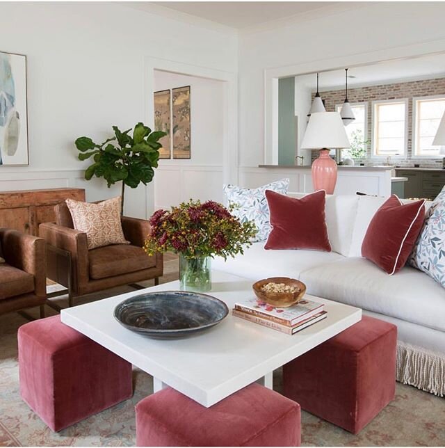 Happy weekend!  Reminiscing about this cheerful living room by @lindseyherodinteriors for the Southern Living Showhouse.  Love how she used our Mountain Laurel print and the berry hues together 💞😍.