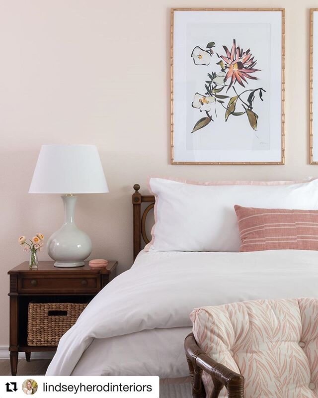 We love how @lindseyherodinteriors used our Leaves print in Camellia to refresh this vintage bamboo furniture in a lake house bedroom.  Perfection! 💕
.
.
#interiordesign #textiles #refresh #blush #pink #handprintedtextiles #fabric #handprintedfabric