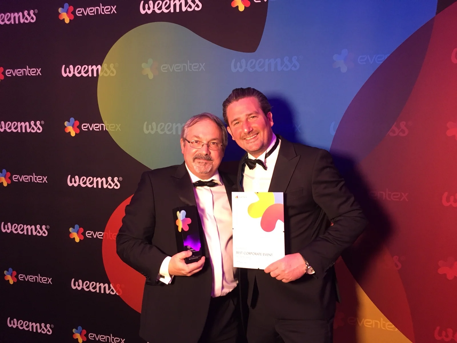 So sehen Sieger aus: Wolfram Zöttl und Emanuel Grasl nahmen die Awards in Dublin entgegen.
