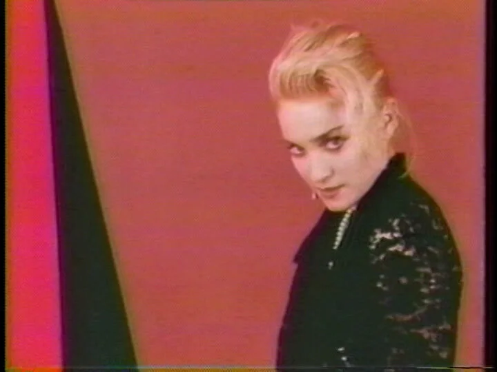 November 9, 1985: Madonna / Simple Minds (S11E01)