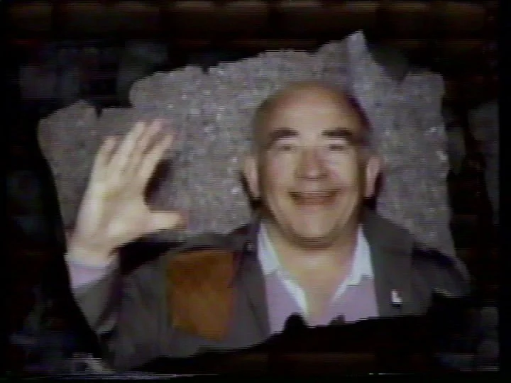 November 17, 1984: Ed Asner / The Kinks (S10E06)