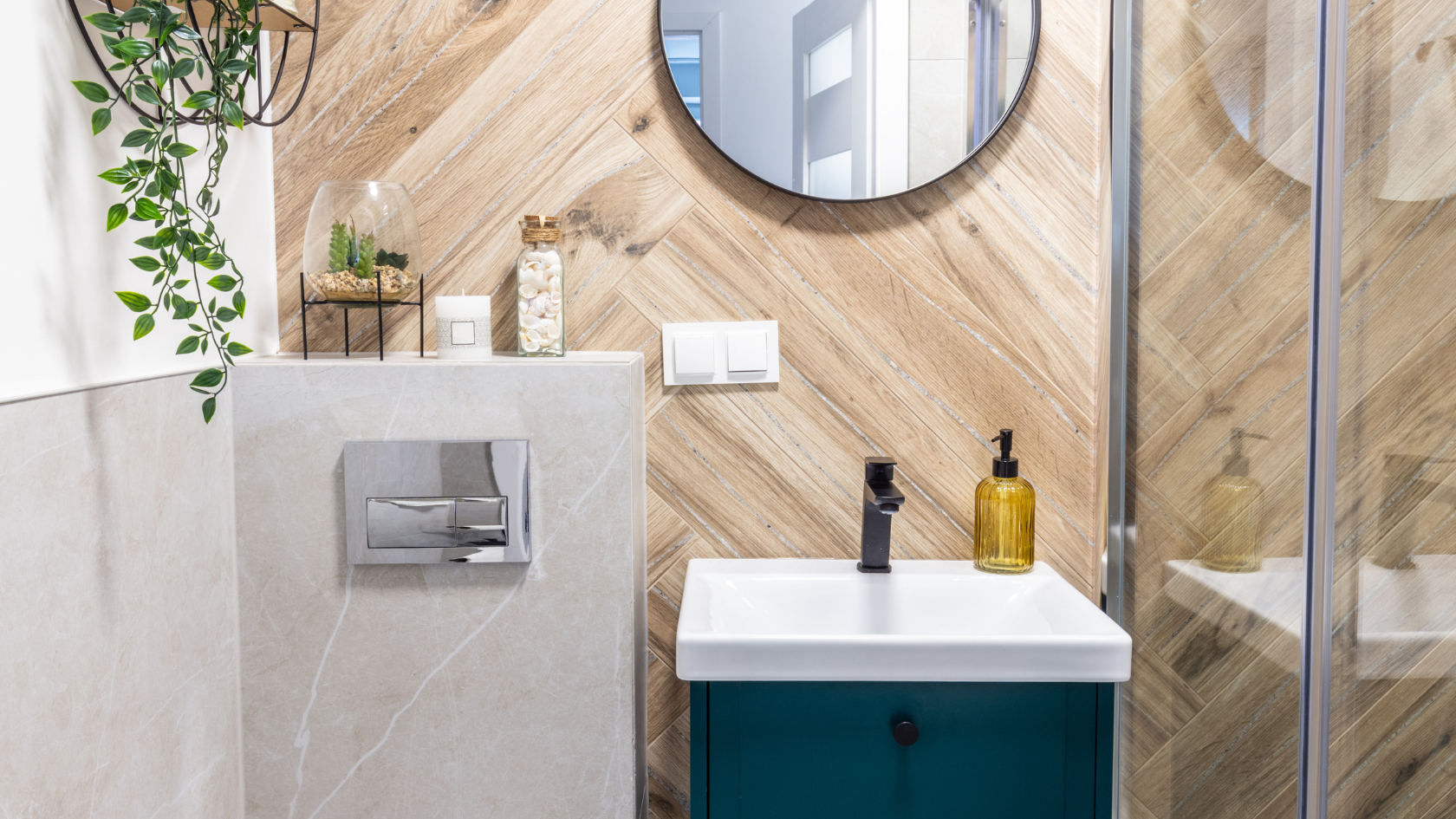How to Make a Small Bathroom Look Bigger: A Licensed Home Remodeler’s Guide