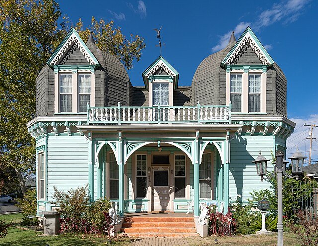 Victorian home in Red Bluff