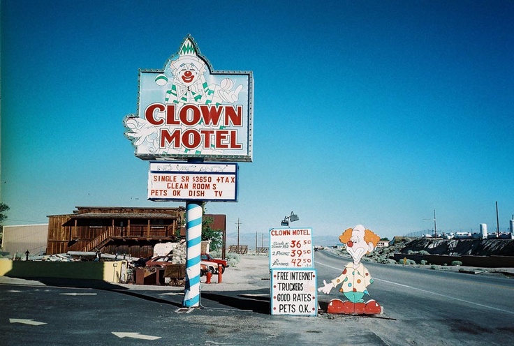 clownmotel-poler.jpg