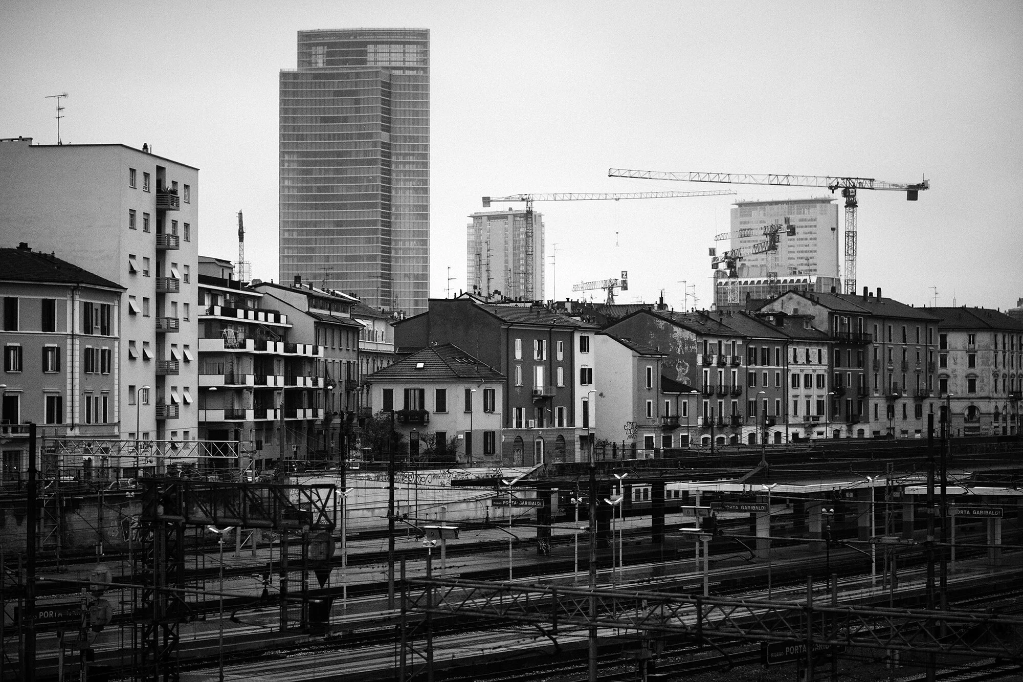  LA CITTÀ CHE CRESCE /  GROWING CITY  | via Farini, Milano 2010  