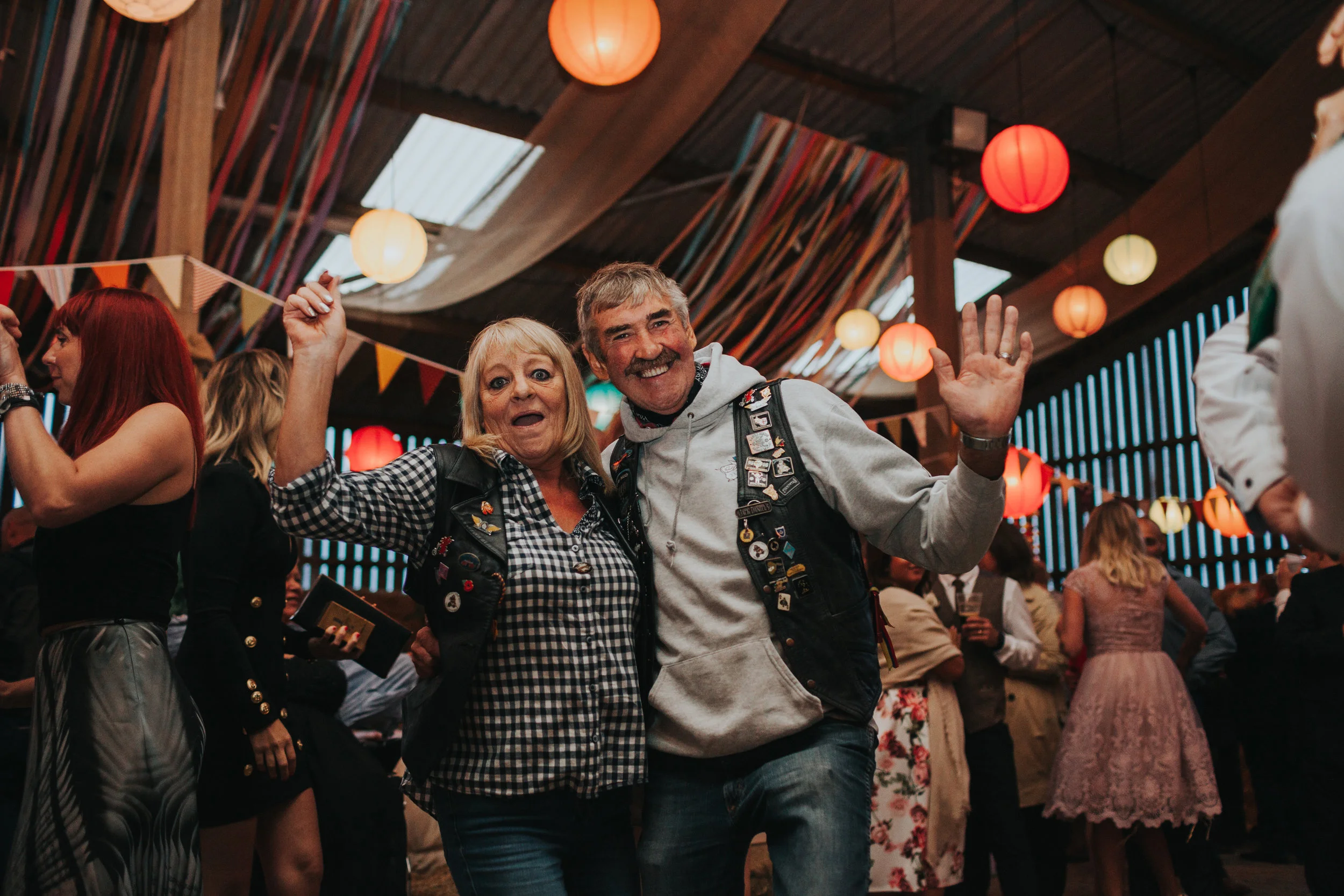  Line dancing 