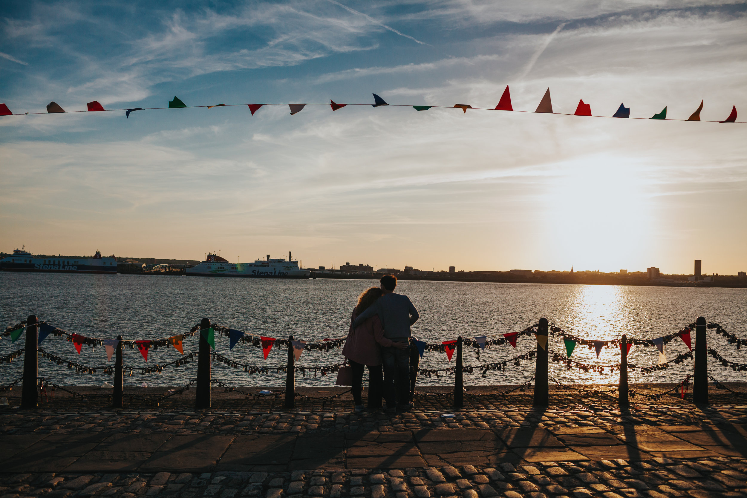 One sea front couple