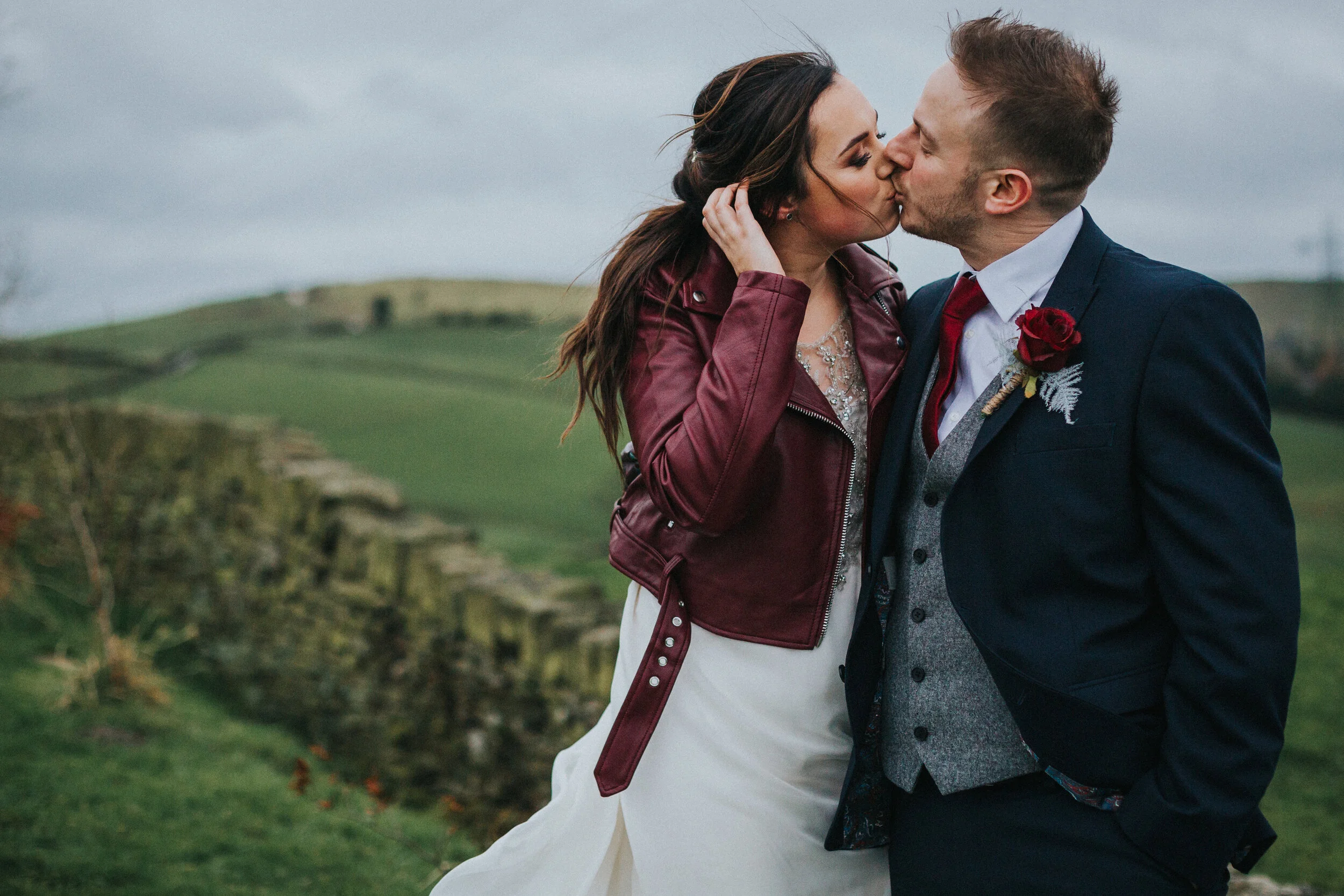 WHITE HART INN LYDGATE - A WINDSWEPT WINTER WEDDING