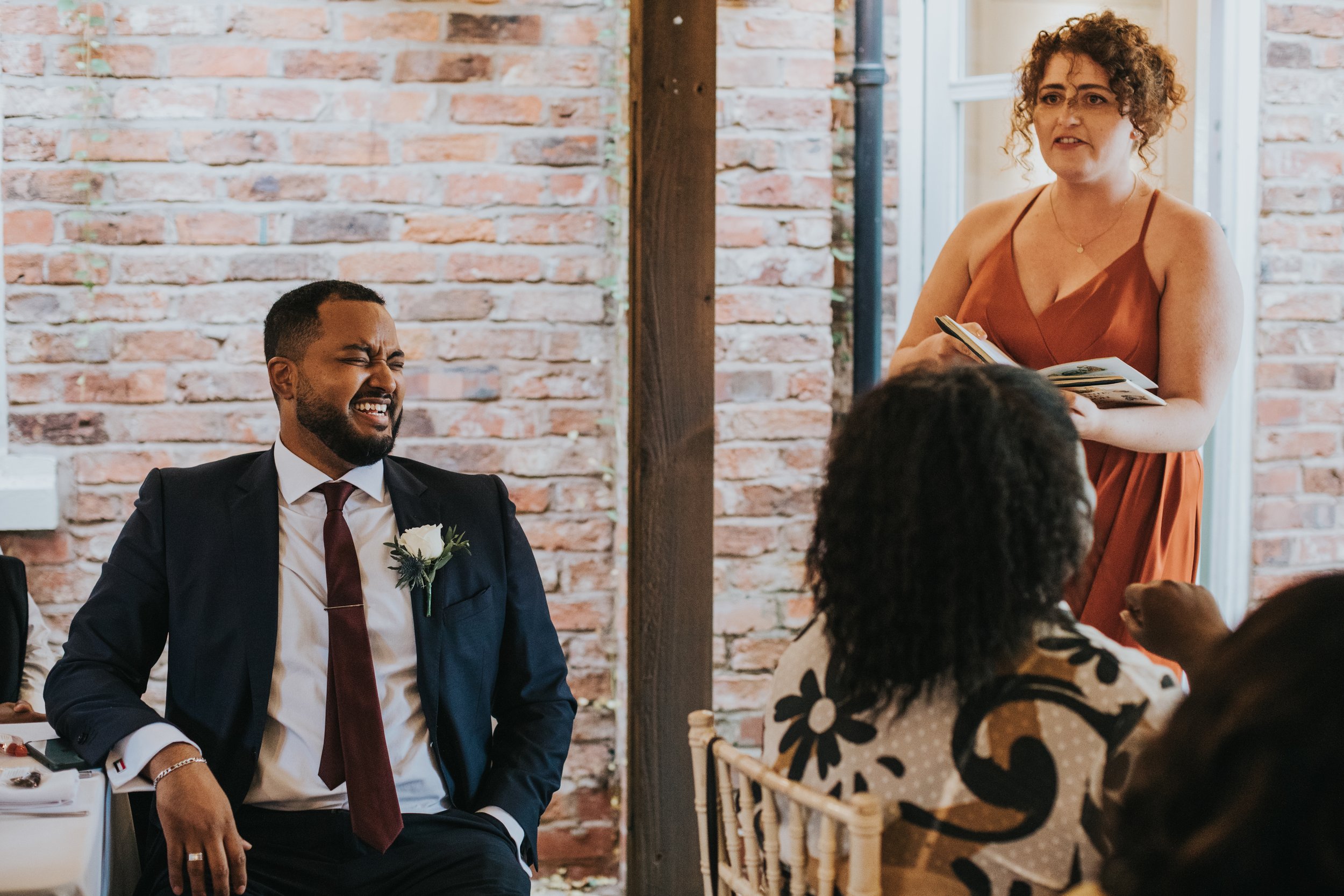 Maid of honour gives her speech.