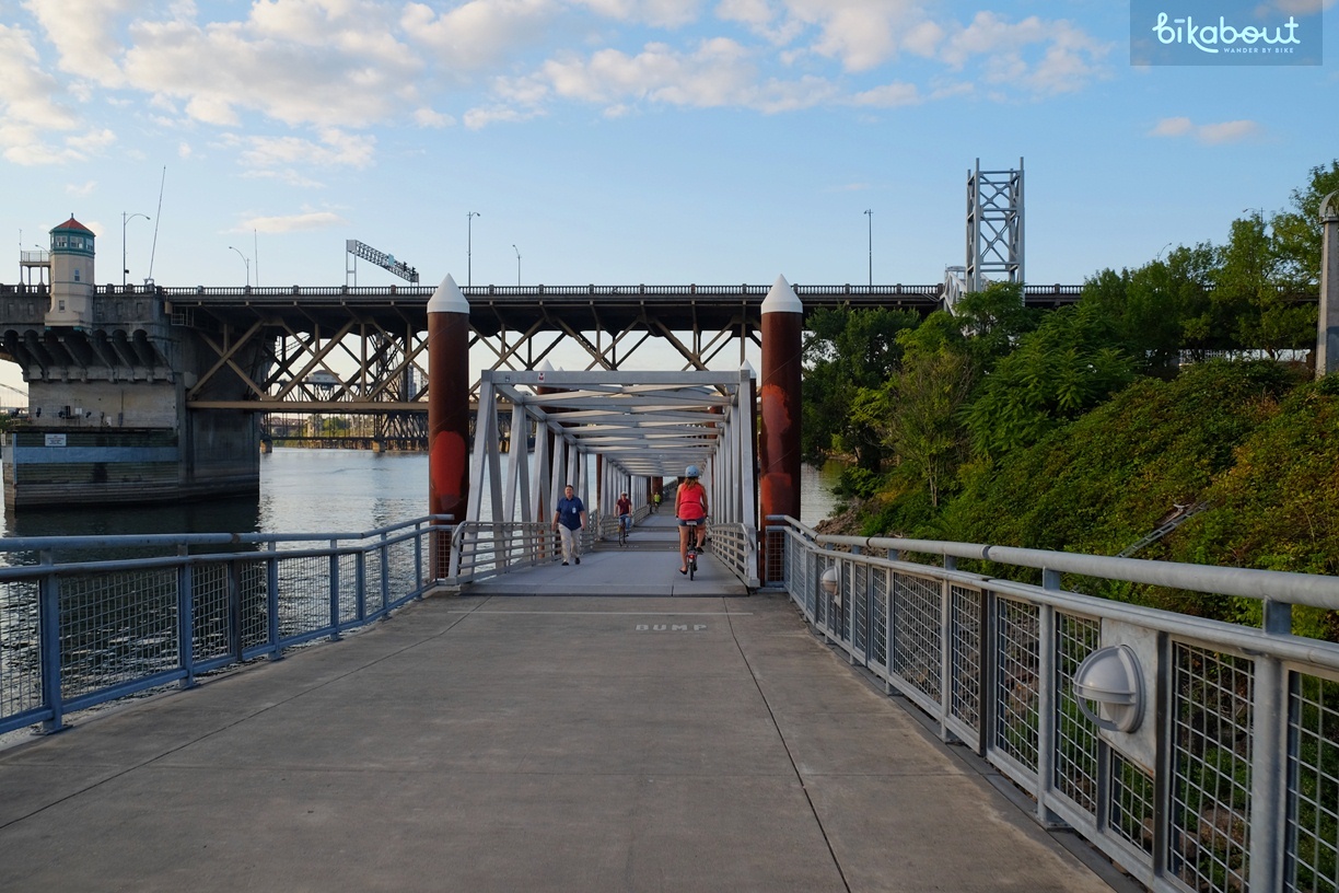 Eastbank Esplanade features "floating" bridge designed by Mayer/Reed.  click picture for all the cool details on the Esplanade