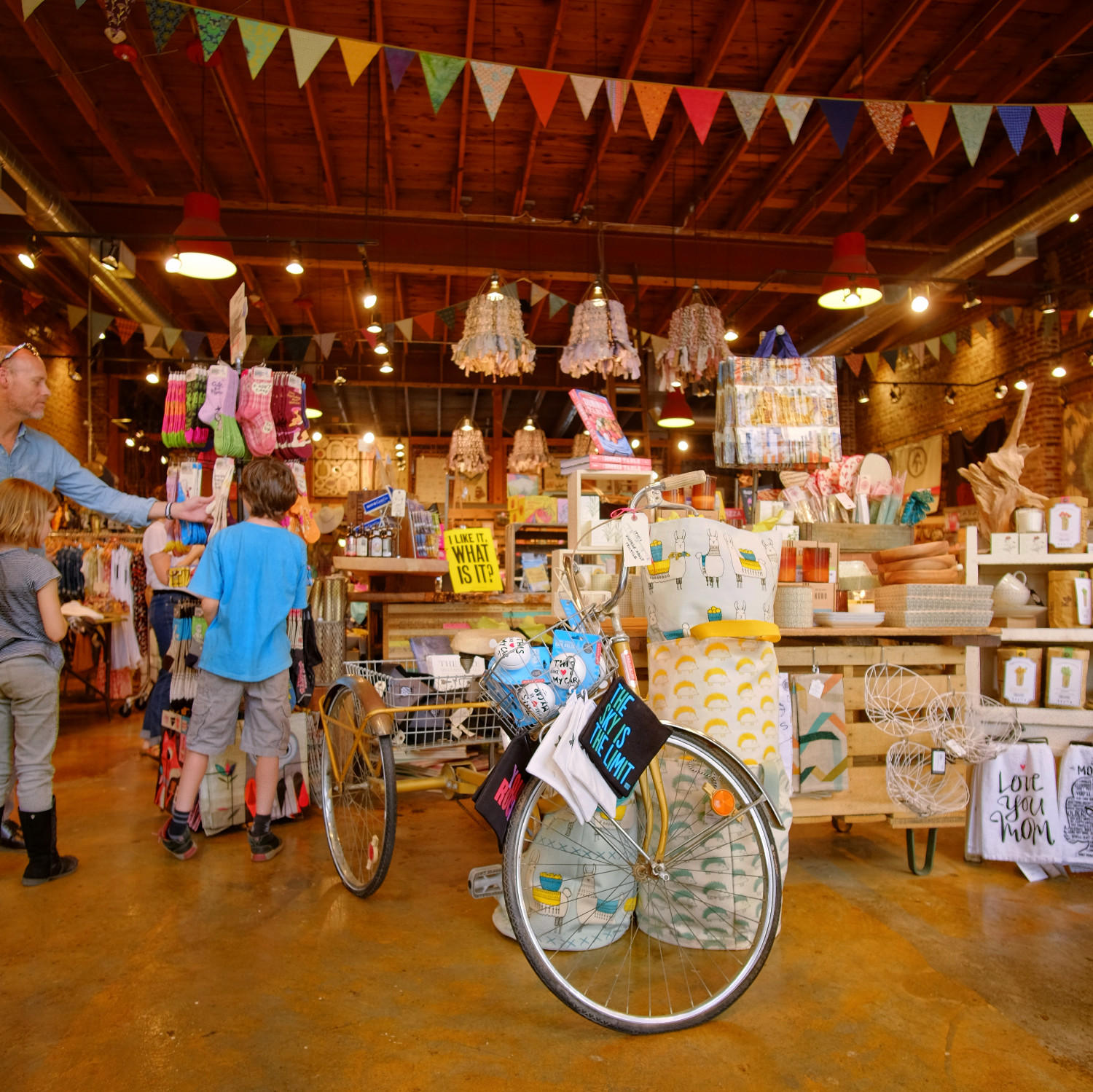  One of the many shopping opportunities in Decatur Square. 