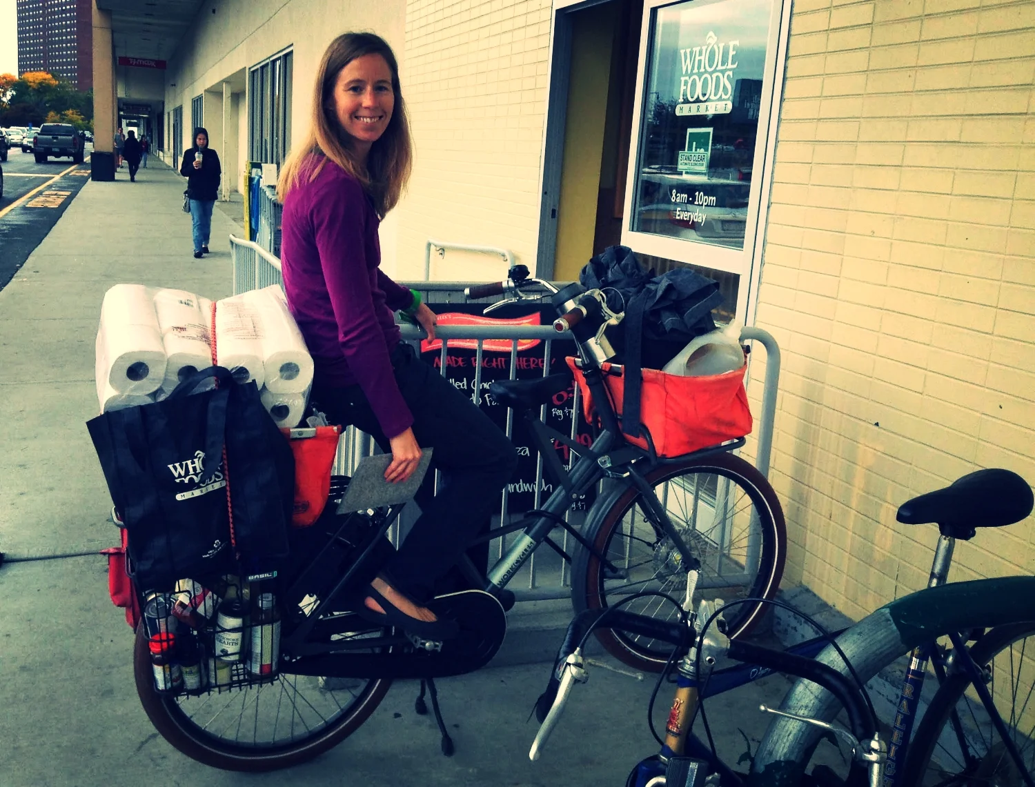 Double kickstands like this one on the Workcycle FR8 make grocery shopping by bike easier.