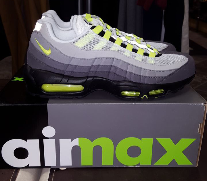 neon-air-max-95-og-2015-01.jpg