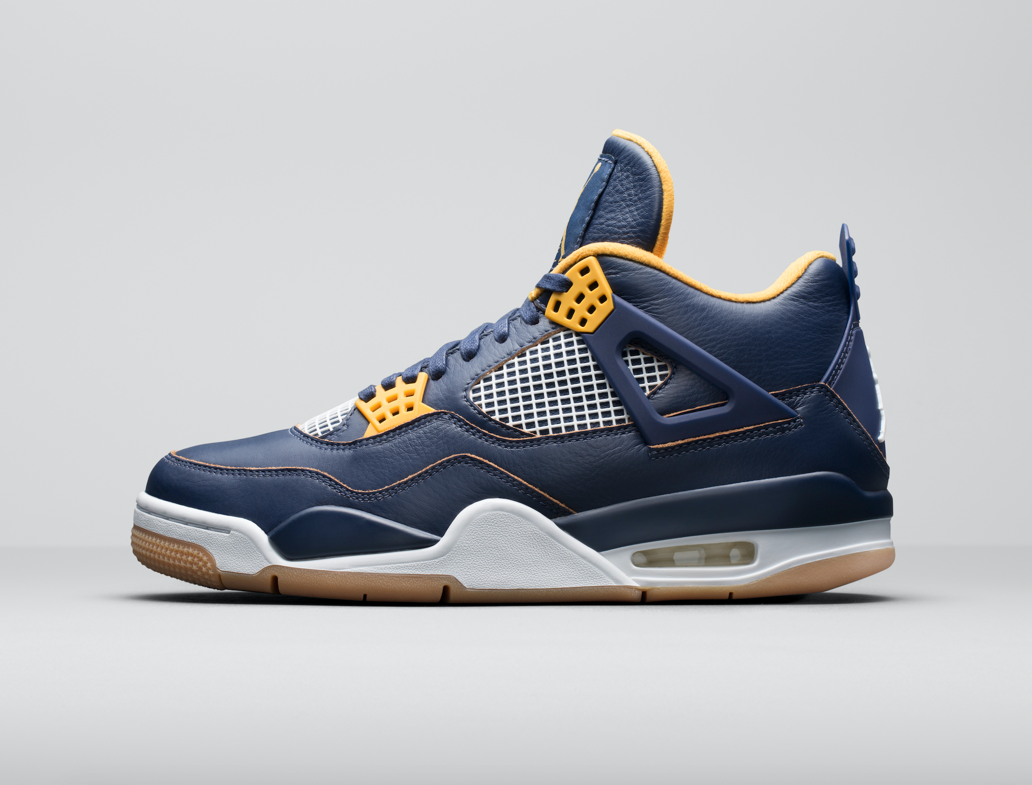 Release-Date-Air-Jordan-4-Dunk-From-Above-03.png
