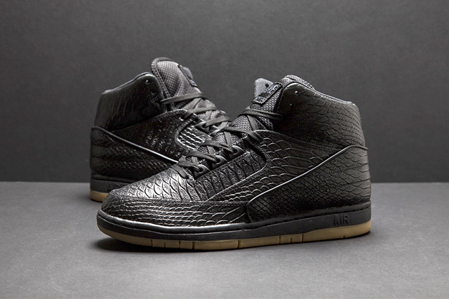 nike-air-python-black-gum-available-04.jpg