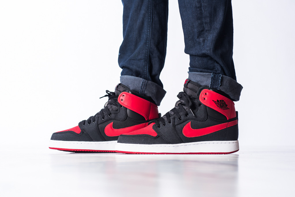 AJ1_KO_High_OG_Black_Red_01.jpg