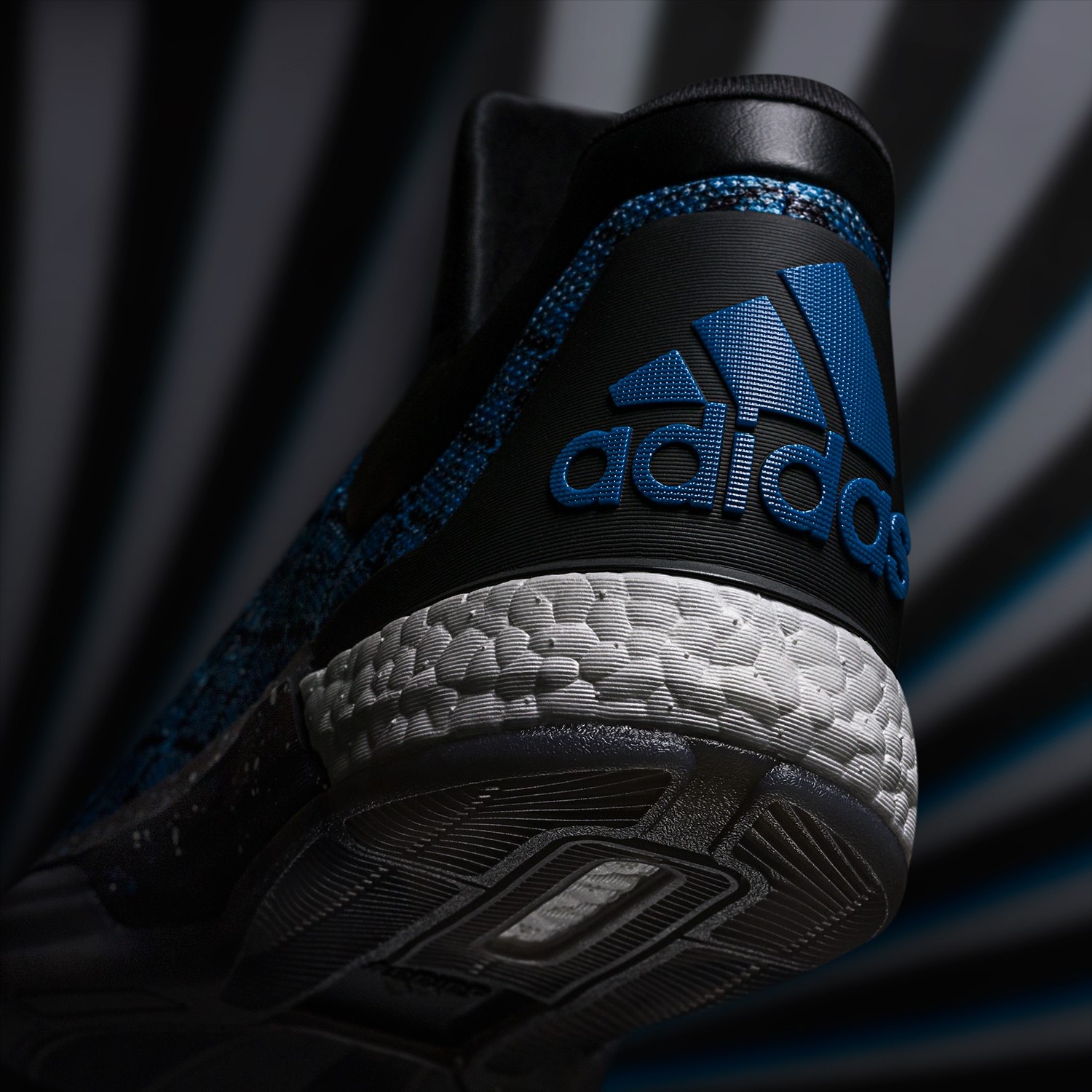 adidas-Crazylight-Boost-2015-official-05.jpg