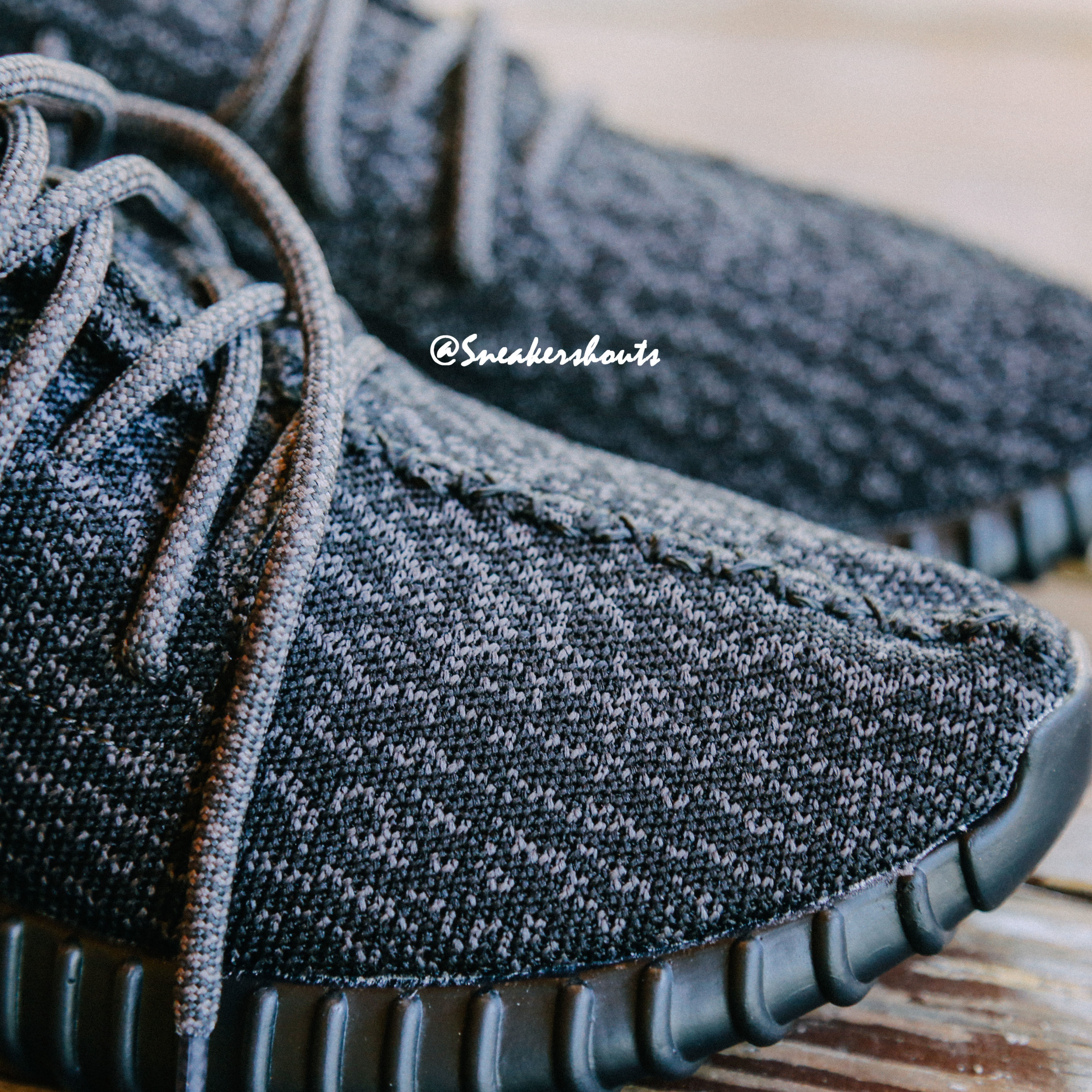 Adidas-Yeezy-350-Boost-Low-Black-CloseUp-6.jpg