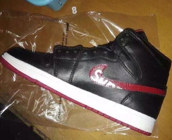 supreme-x-air-jordan-1-first-look-photos-05.png