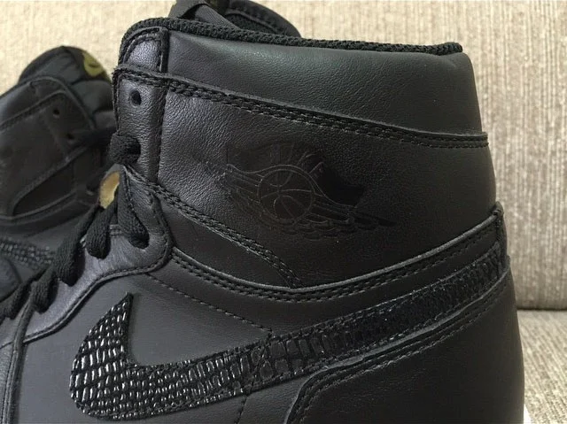jordan-1_5-the-return-black-gum-photos-06.jpg