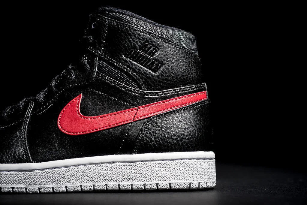 Air_Jordan_1_High_Rare_Air_Photos_6.jpg