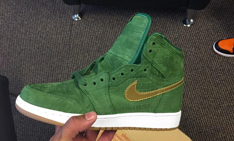 air-jordan-1-green-croc-suede-1.jpg