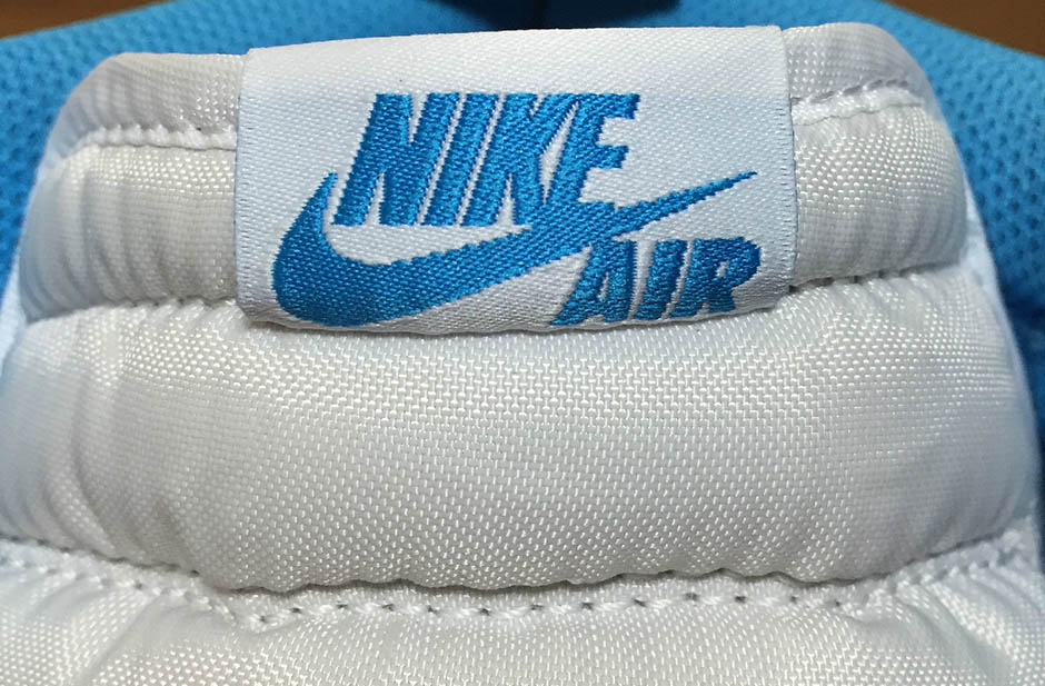 air-jordan-1-og-carolina-team-early-cop-09.jpg