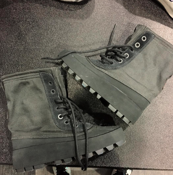 adidas-yeezy-950-boot-black-first-look-2.png