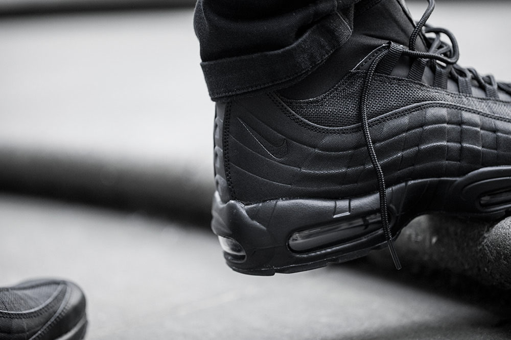 air max 95 boots on feet