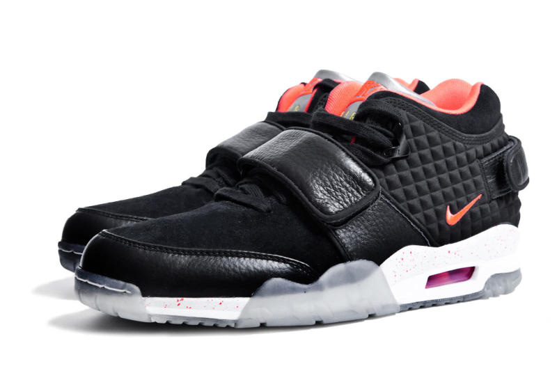 victor-cruz-nike-signature-sneaker-008.jpg