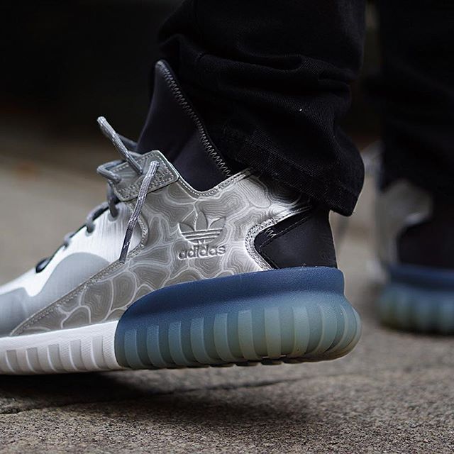 adidas tubular x footlocker