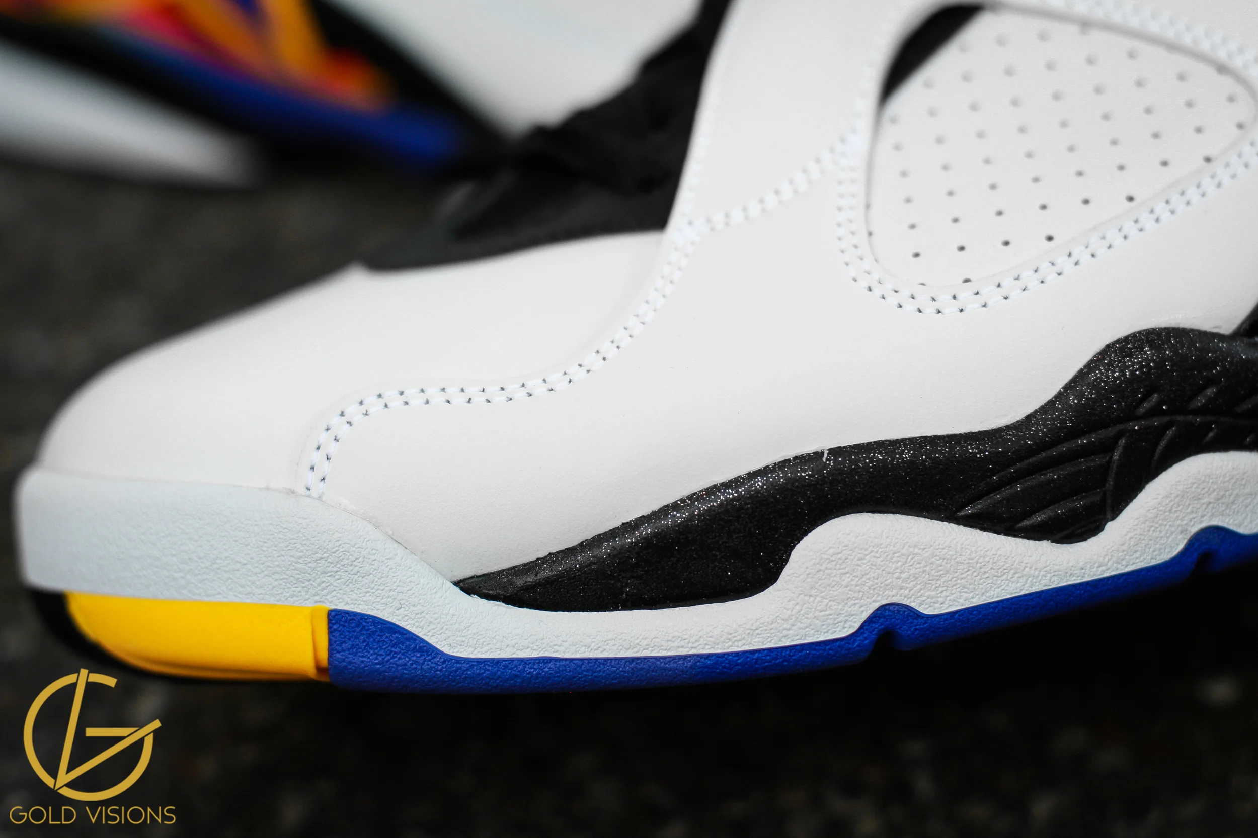 Gold-Visions-Air-Jordan-8-3-peat-05.jpg